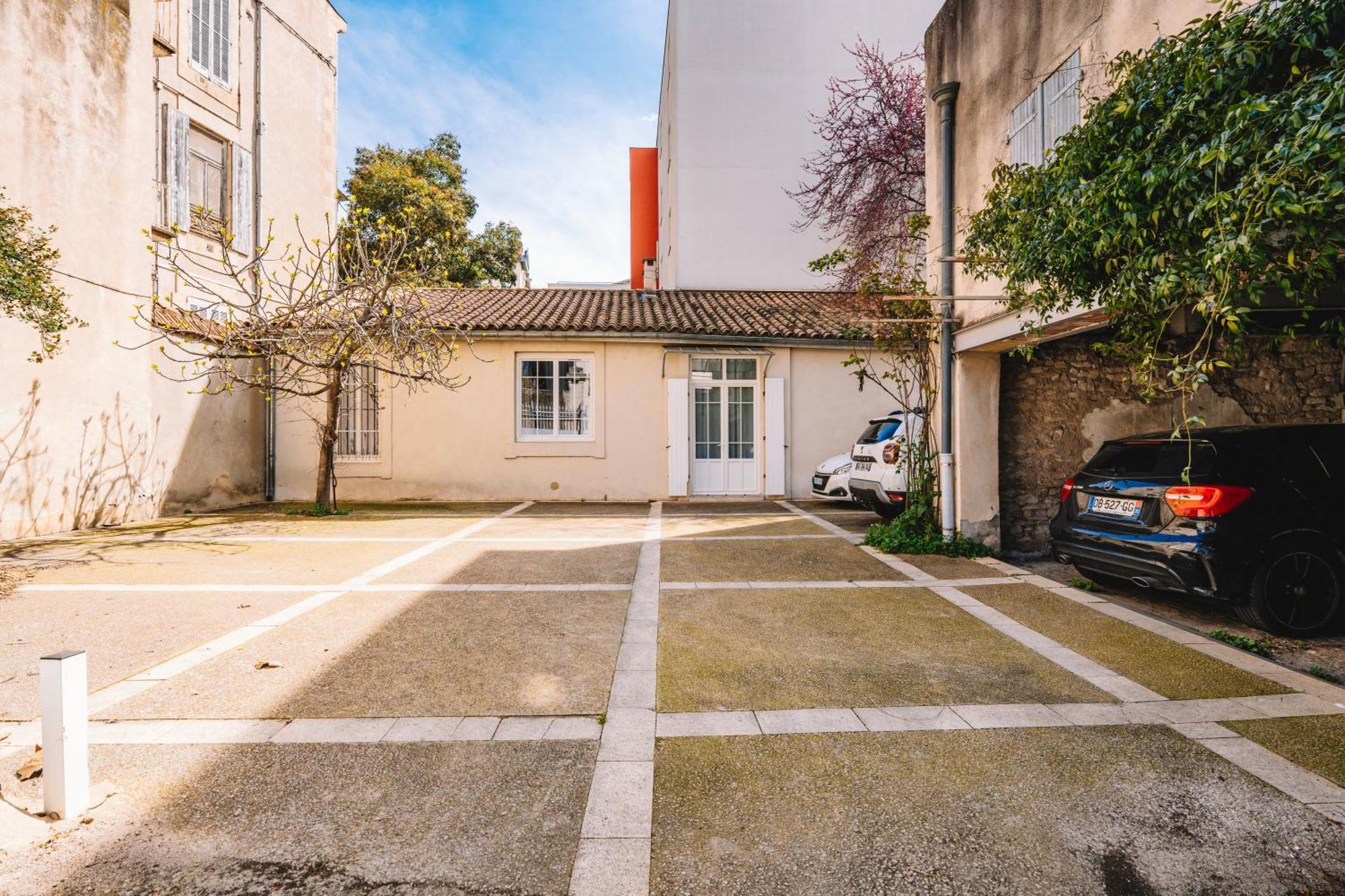 Demeure & Confort Nîmes Exteriér fotografie